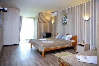 Отель Katrin Hotel Бердянск Люкс с террасой-4